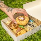 Cookies faits maison chez Dr.Cookies à Clermont-Ferrand - Cookie sans gluten moelleux – Dr.Cookies, centre-ville Clermont-Ferrand - Délicieux cookie protéiné – Pâtisserie Dr.Cookies, Clermont-Ferrand Café gourmand et cookies artisanaux – Dr.Cookies, proche place de Jaude - Milkshake vanille et cookie choco – Dr.Cookies Clermont-Ferrand Smoothie frais et healthy – Dr.Cookies, 24 rue de la Tour d’Auvergne